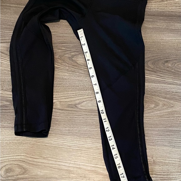 Lululemon Race with Grace Black Crop Legging Capri Women’s size 2 - Picture 3 of 15